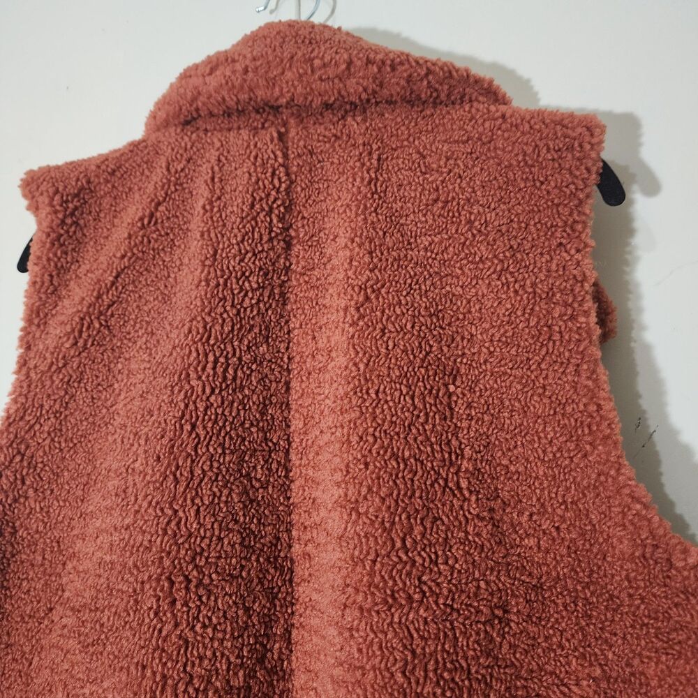 Maurices Fall Orange Rust Sleeveless Soft Fuzzy Sherpa Vest Size 1X - Picture 11 of 12